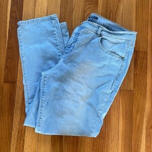 Women’s Light Blue Jeans